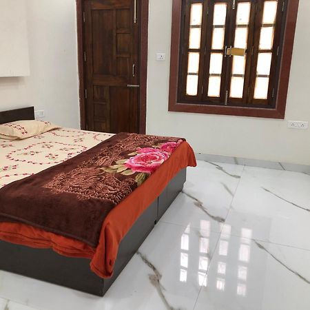 Ramaya Home Stay Varanasi Eksteriør billede